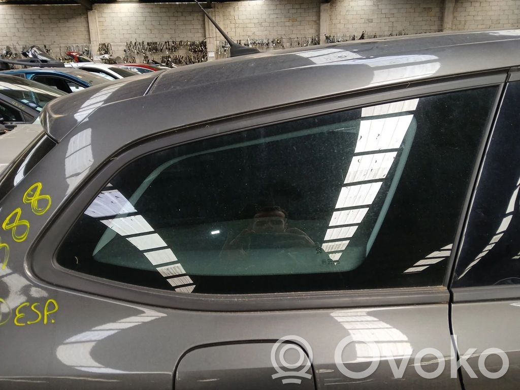 Rear side window