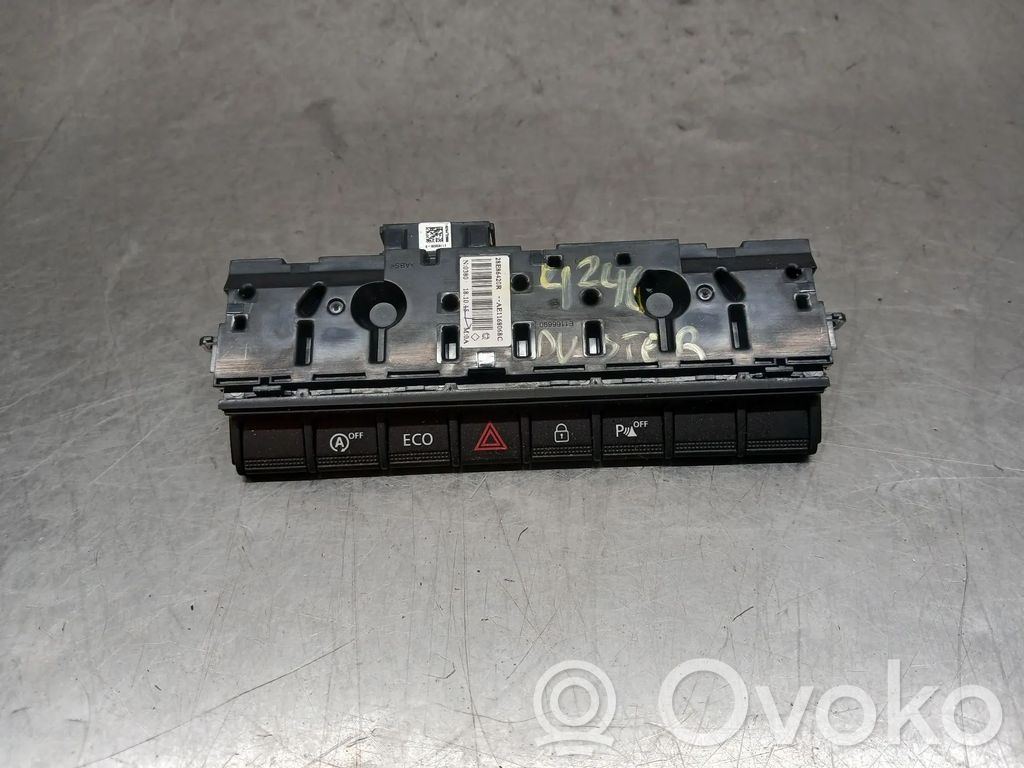 Dacia Duster II Botón interruptor de luz de peligro 
