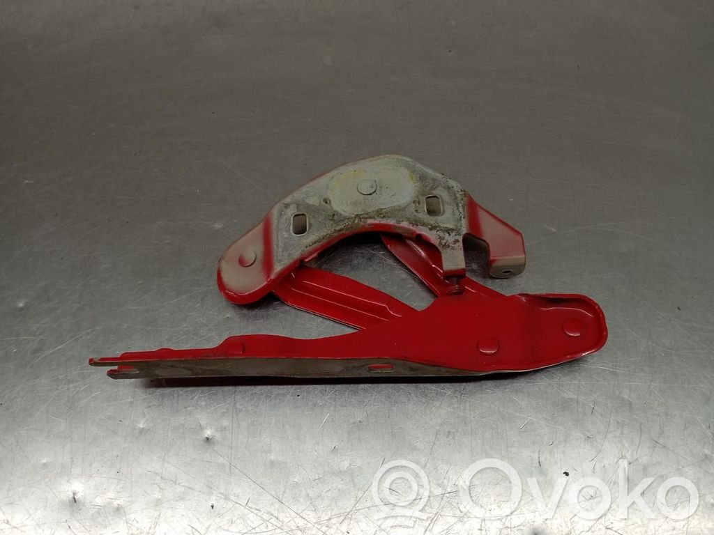 Engine bonnet/hood hinges   8X0823301A