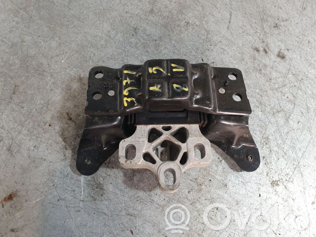 Engine mount bracket   5Q0199555BJ
