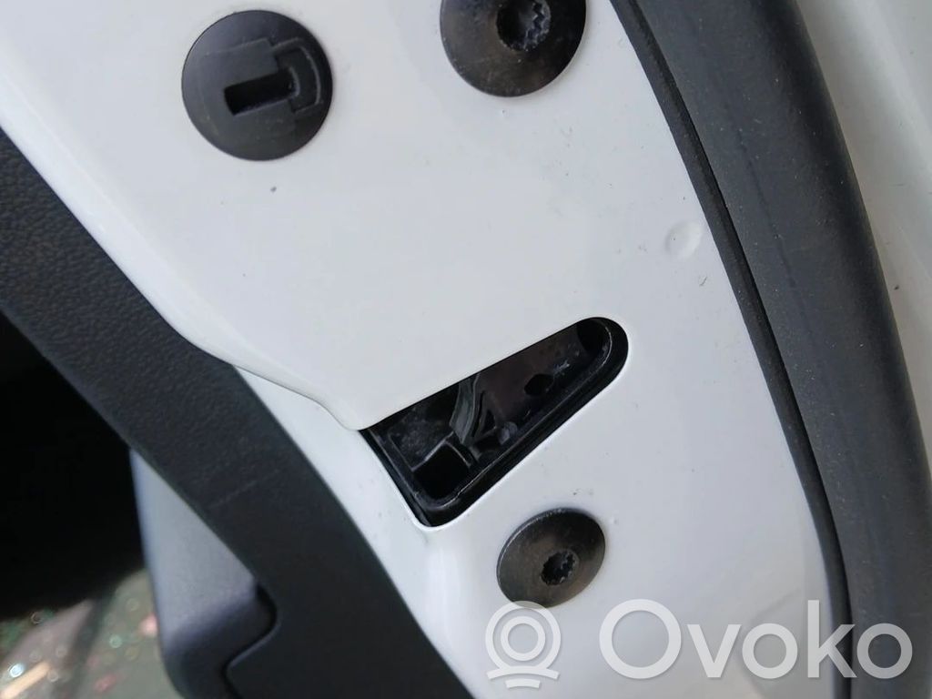 Volkswagen PASSAT B8 Front door lock 