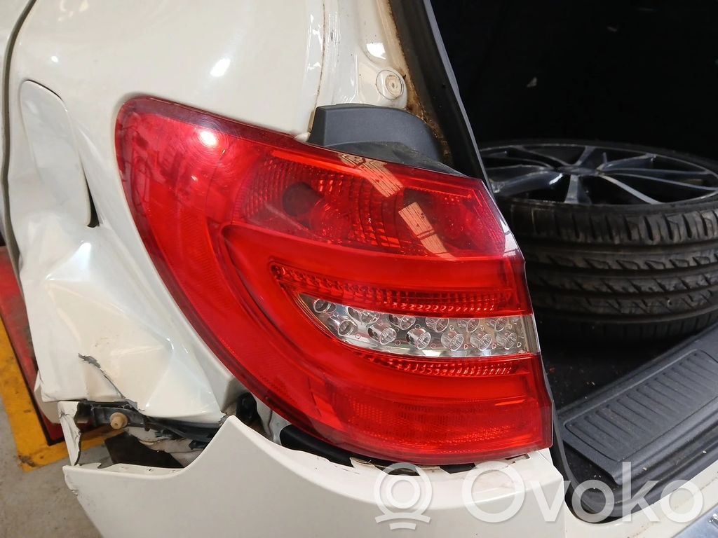 Mercedes-Benz B W246 W242 Takaluukun takavalot