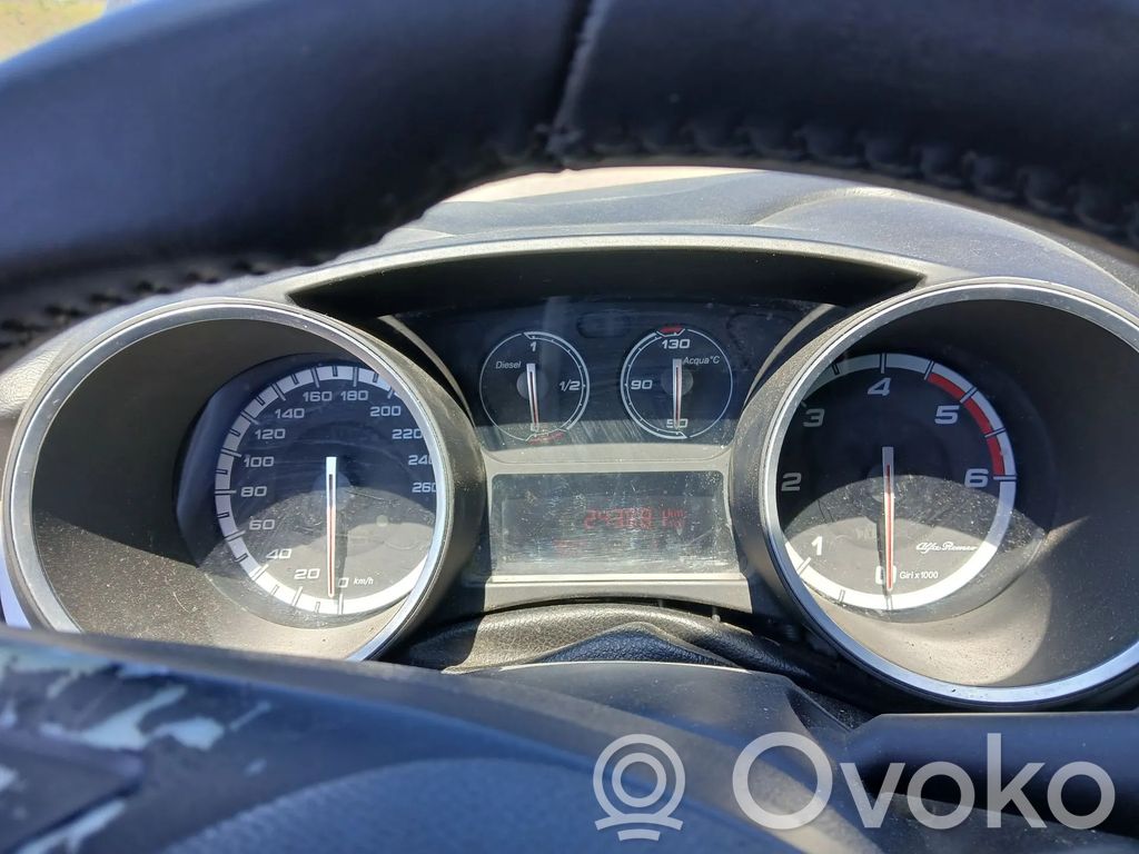 Alfa Romeo Giulietta Compteur de vitesse tableau de bord