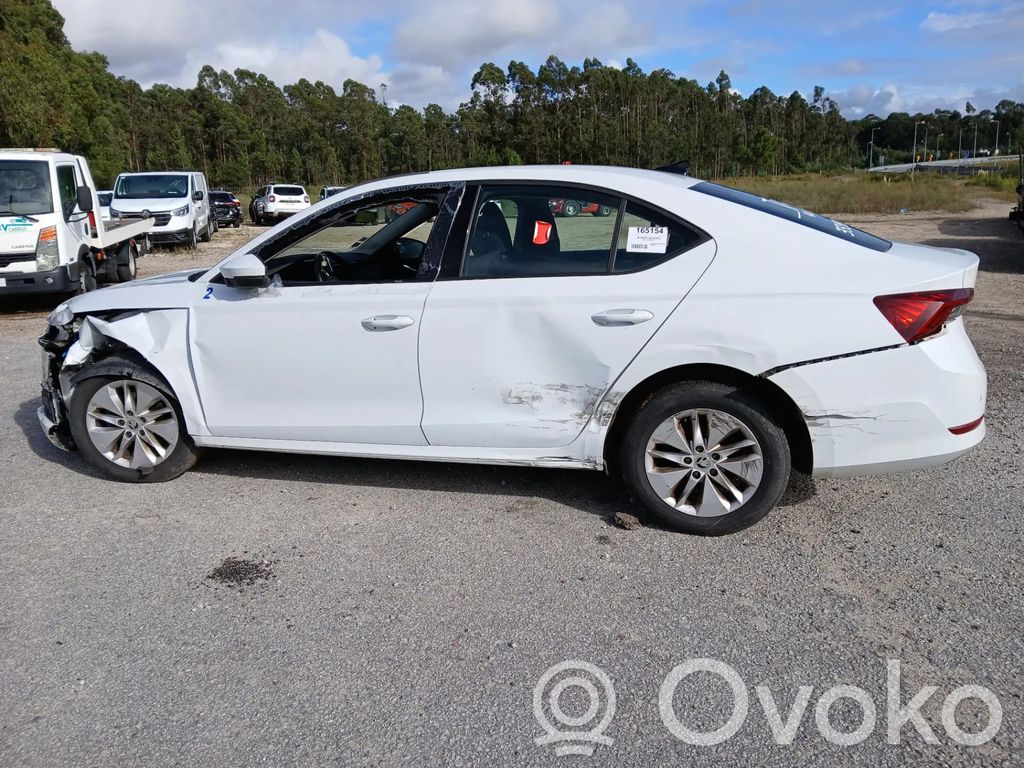 Skoda Octavia Mk4 Mécanisme de lève-vitre avant sans moteur