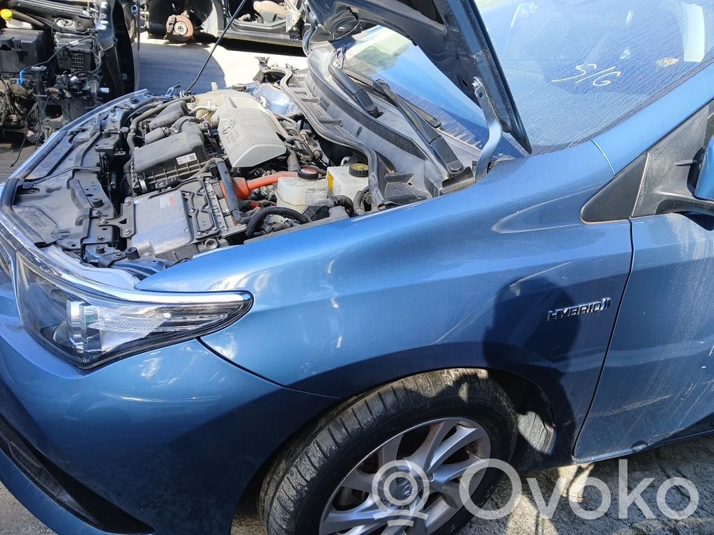 Toyota Auris E180 Aripă