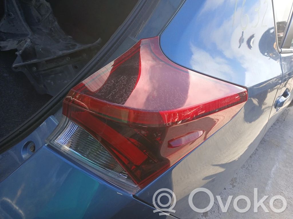 Toyota Auris E180 Lampa tylna 