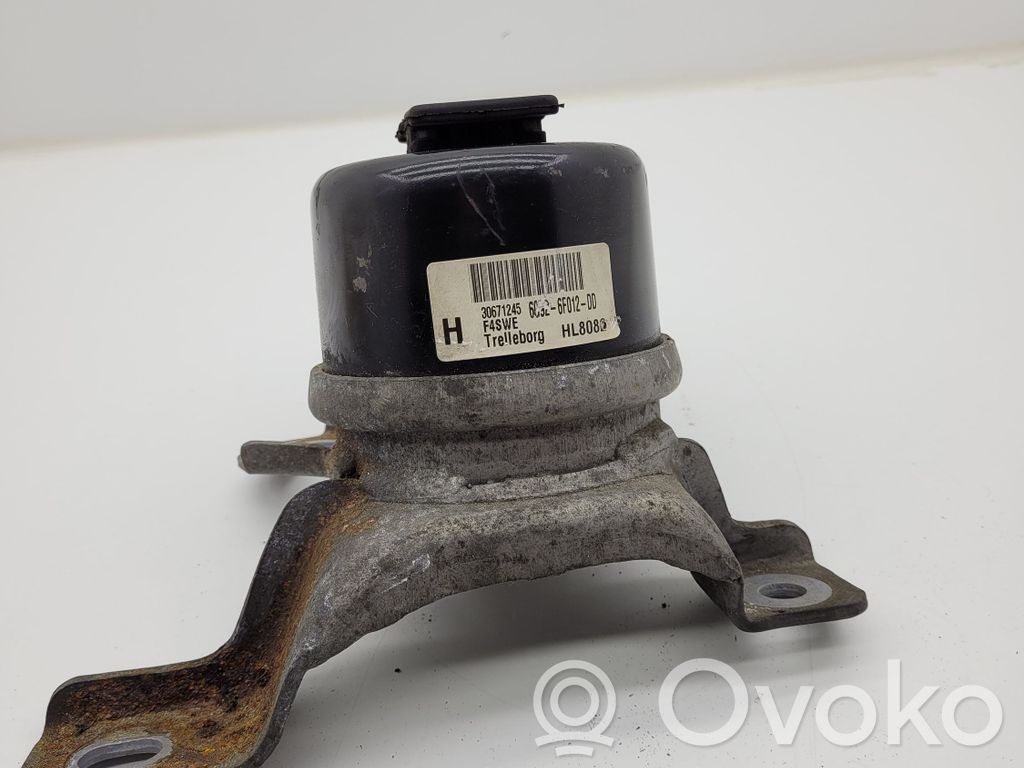 Volvo V60 Engine mount bracket 