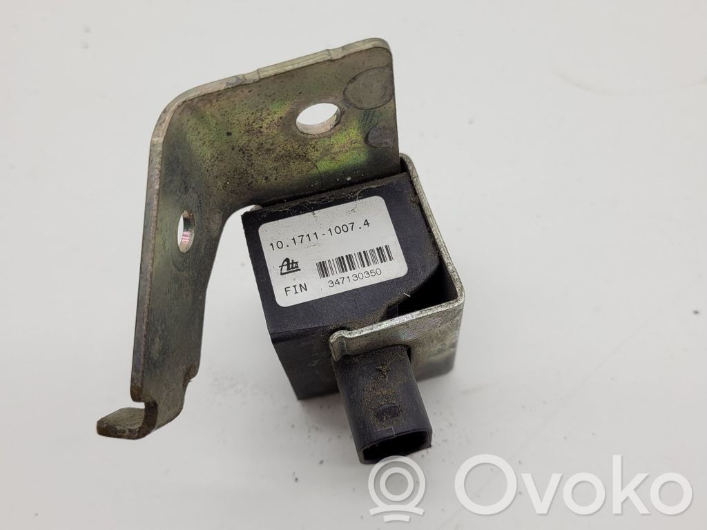 Volvo V60 Air suspension front height level sensor 