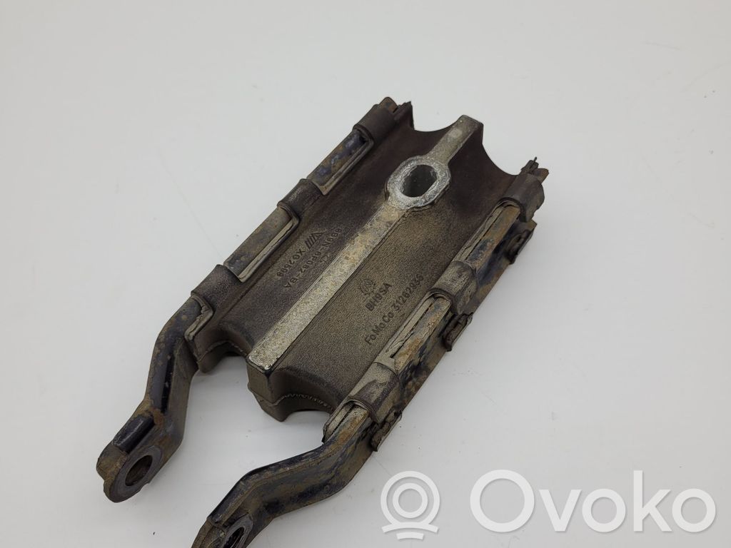 Volvo V60 Engine mount bracket 