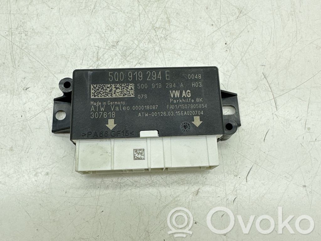 Volkswagen Golf VII Pysäköintitutkan (PCD) ohjainlaite/moduuli 