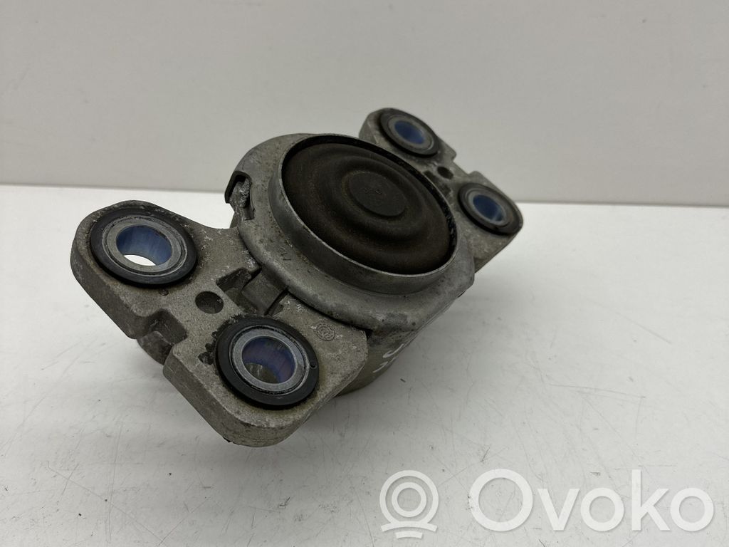 Volvo XC60 Engine mount bracket 