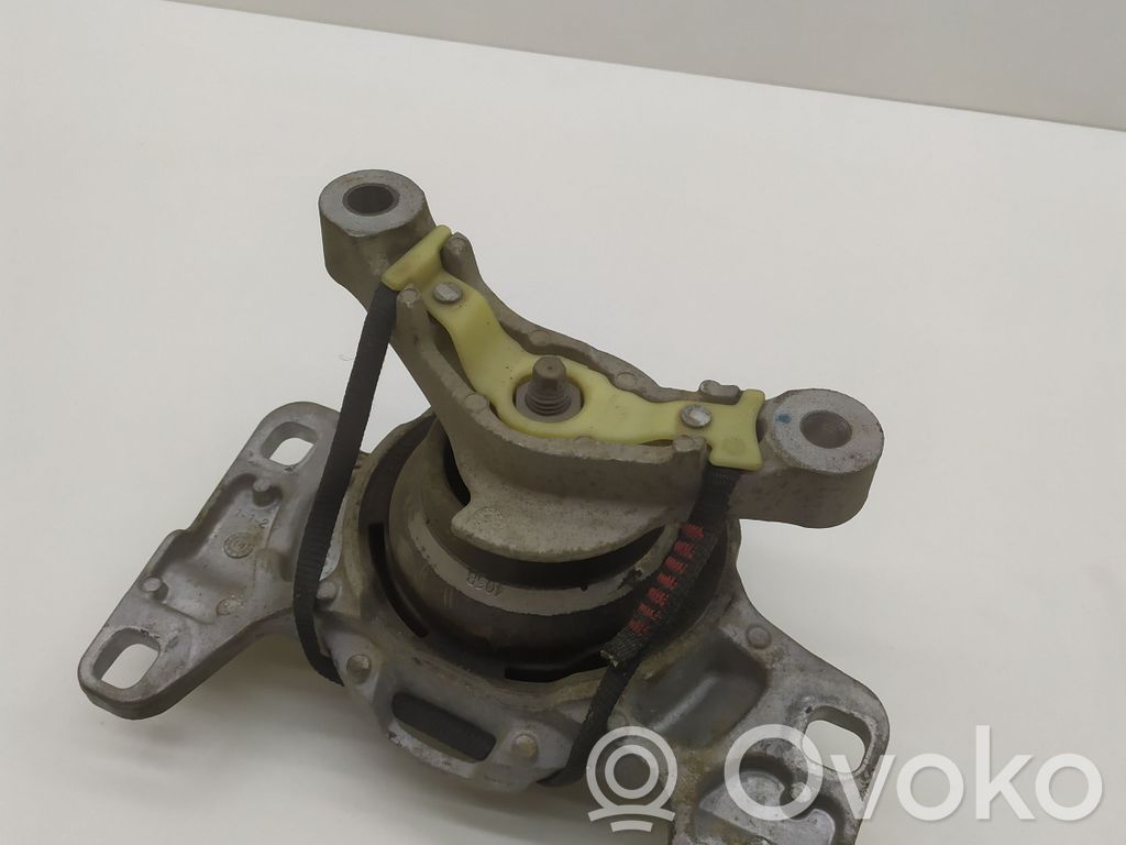 Volvo V40 Cross country Gearbox mount 