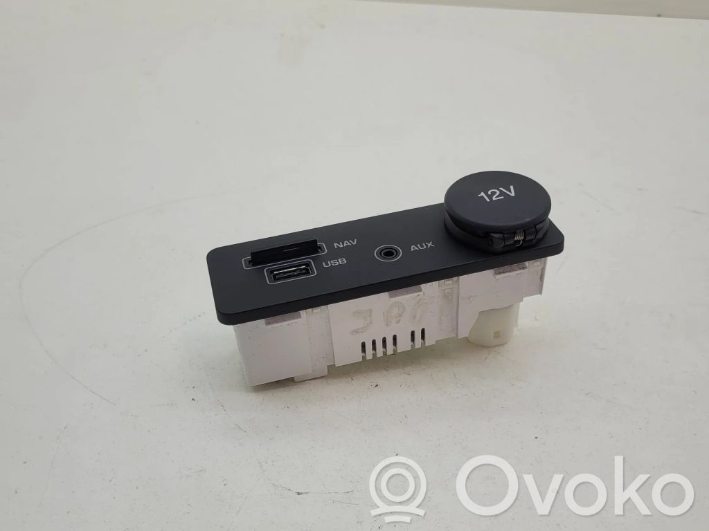 Jaguar XE Enchufe conector USB 