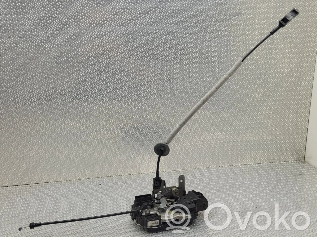 Volvo V40 Front door lock 