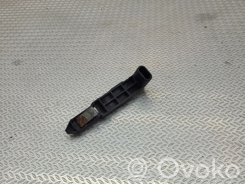 Volvo XC60 Headlight/headlamp mounting bracket 