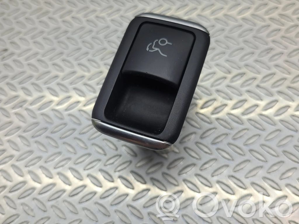 Mercedes-Benz E A207 Tailgate opening switch 