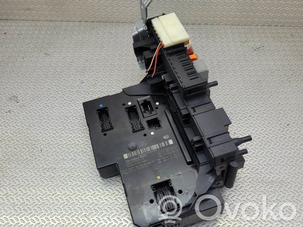 Mercedes-Benz E C207 W207 Fuse box set 