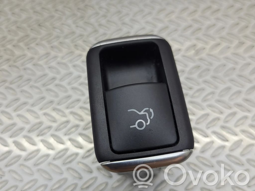 Mercedes-Benz E W212 Tailgate opening switch 