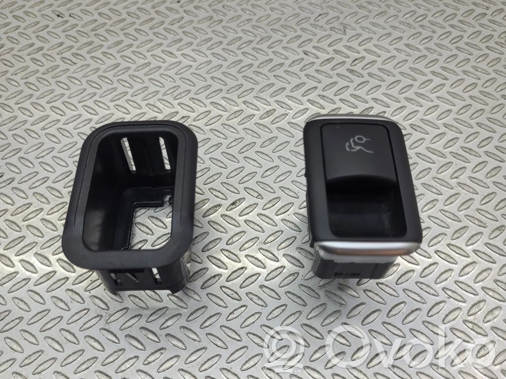 Mercedes-Benz CLS C218 X218 Tailgate opening switch 
