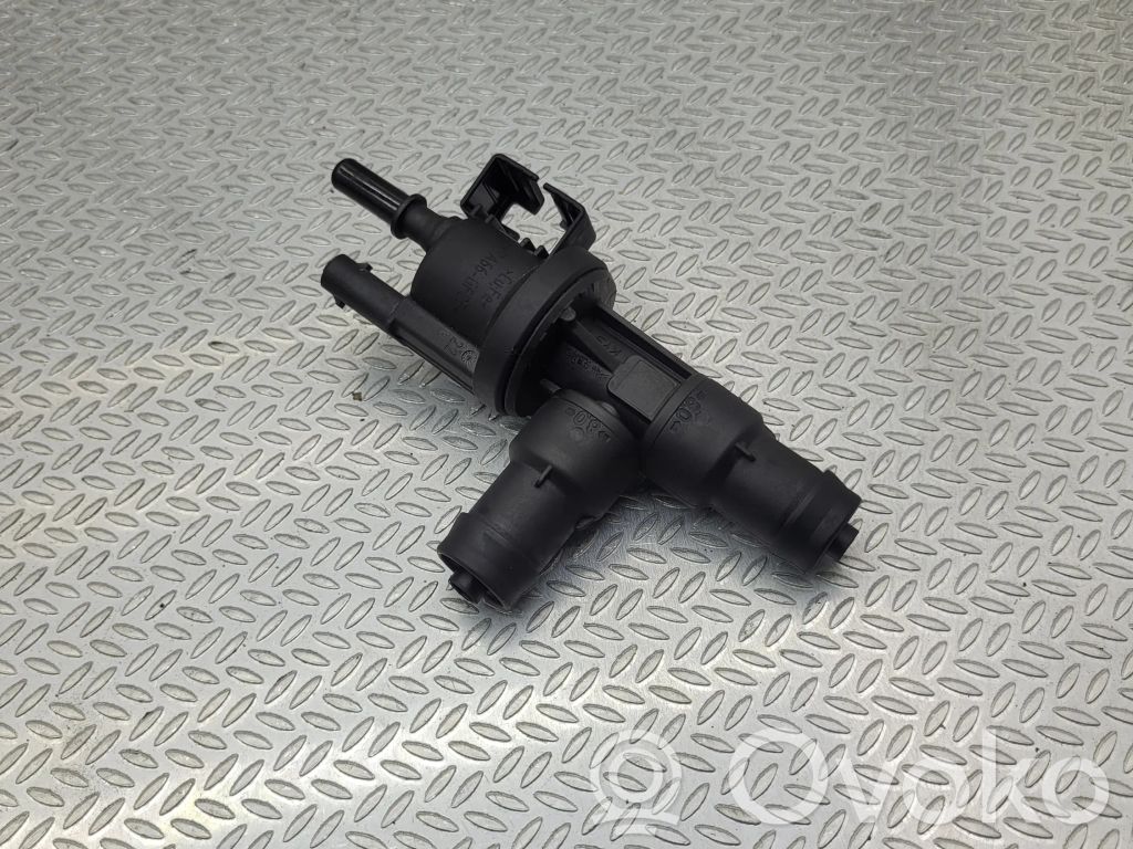 BMW 1 F20 F21 Zawór podciśnienia 