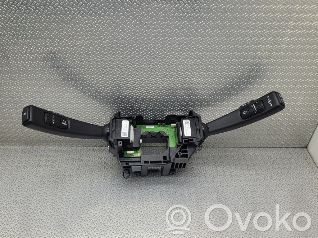 Volvo V40 Cross country Wiper turn signal indicator stalk/switch 