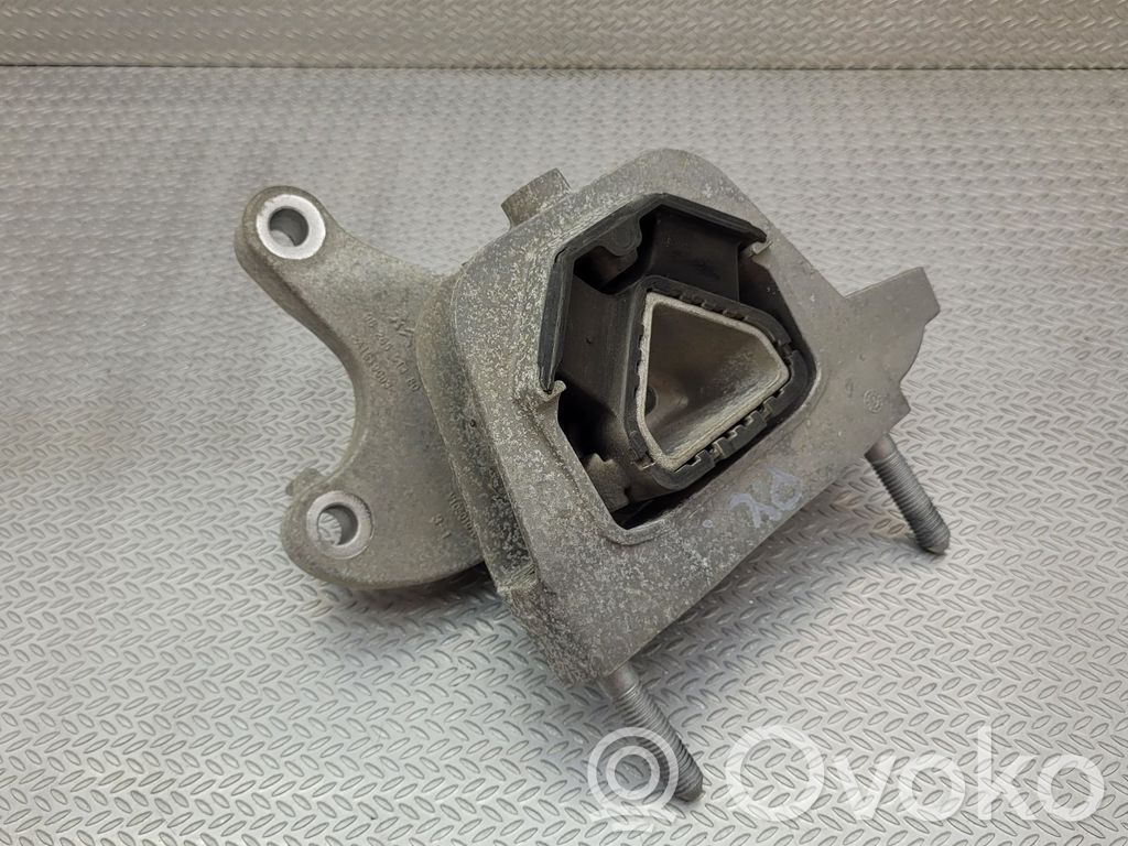 Opel Mokka B Engine mount bracket 