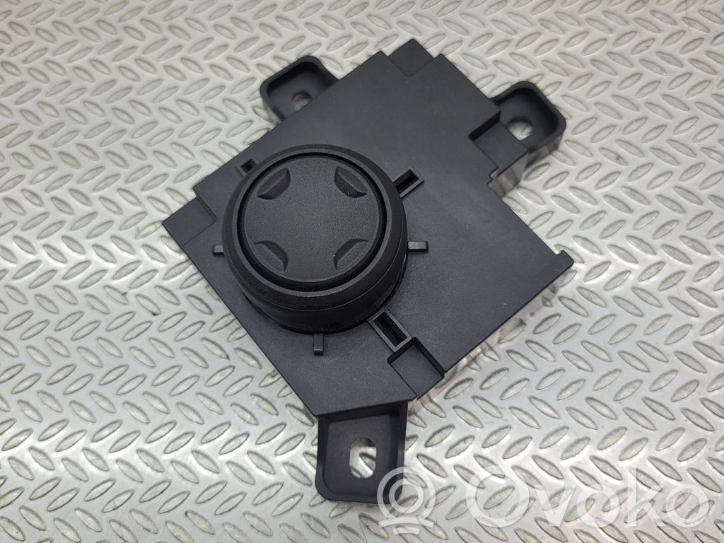 Volvo XC40 Seat adjustment handle 