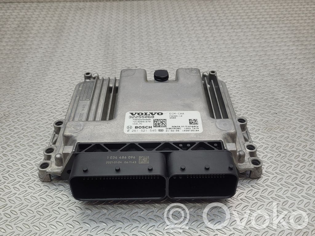 Volvo XC40 Engine control unit/module 