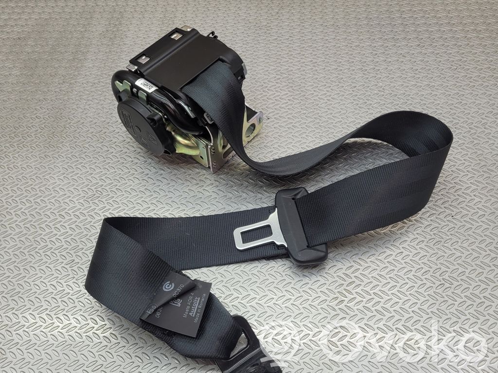 Volvo XC40 Cinturón trasero 