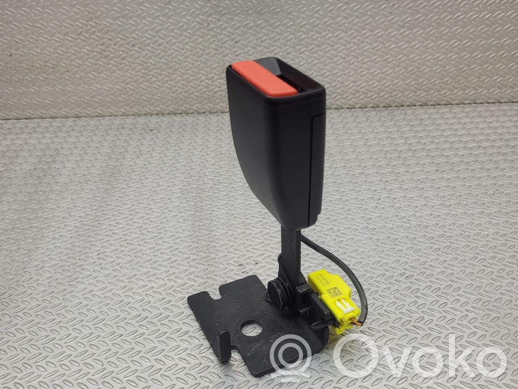 Volvo XC40 Hebilla del cinturón de seguridad trasero 