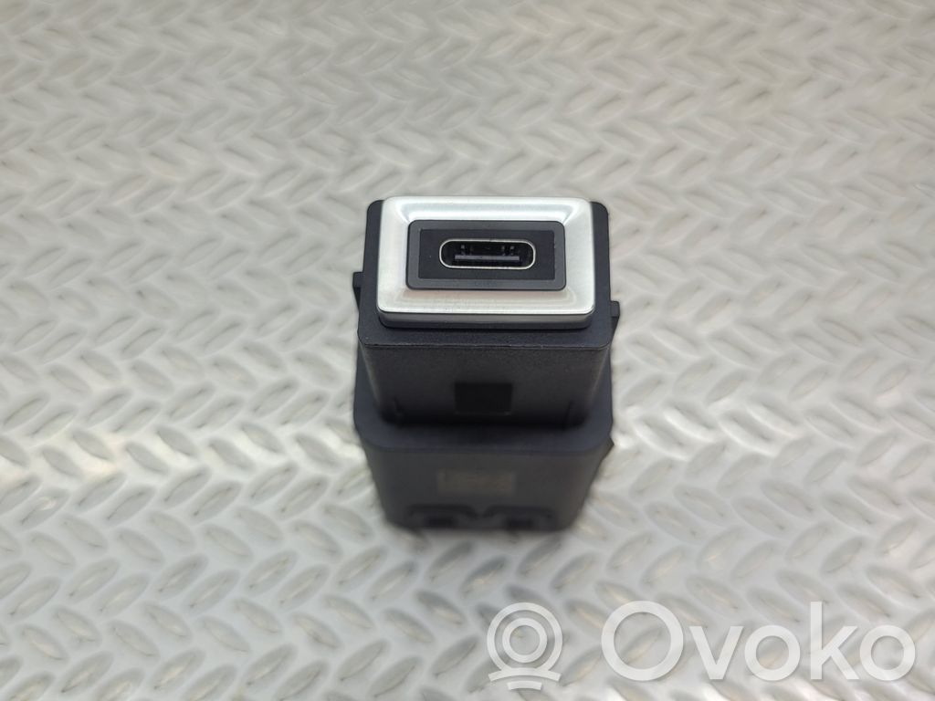Peugeot 308 USB socket connector 