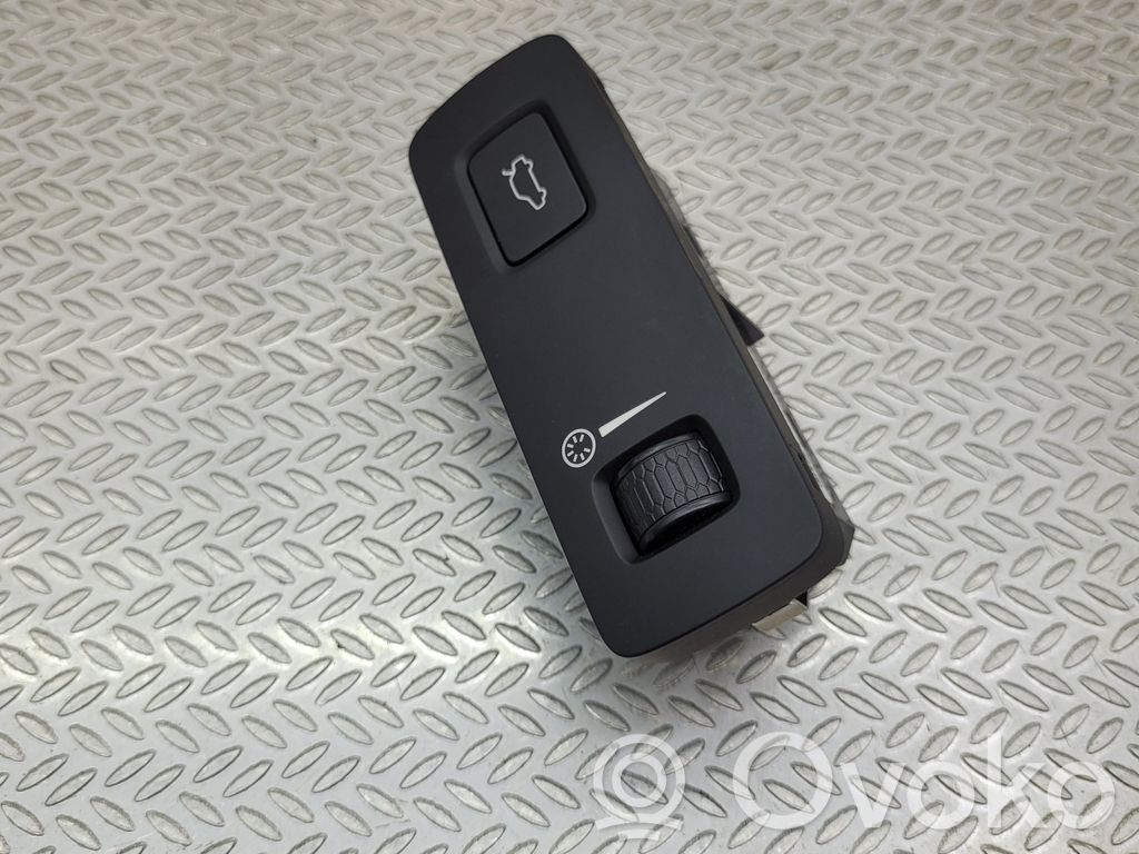 Volvo S90, V90 Tailgate opening switch 