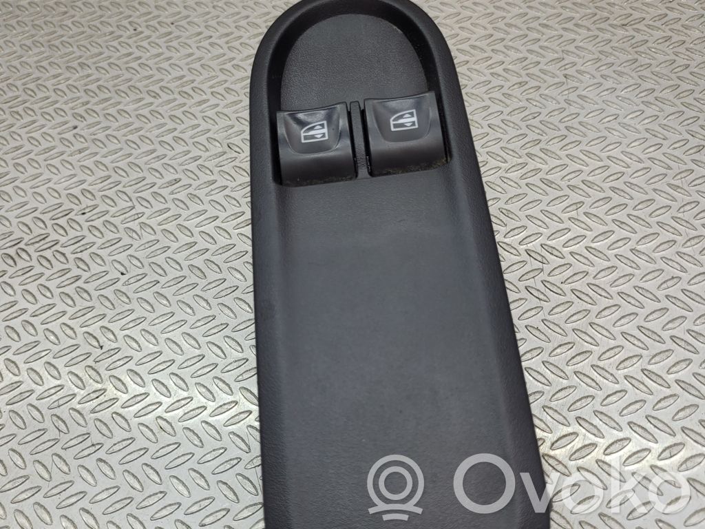 Dacia Duster Electric window control switch 