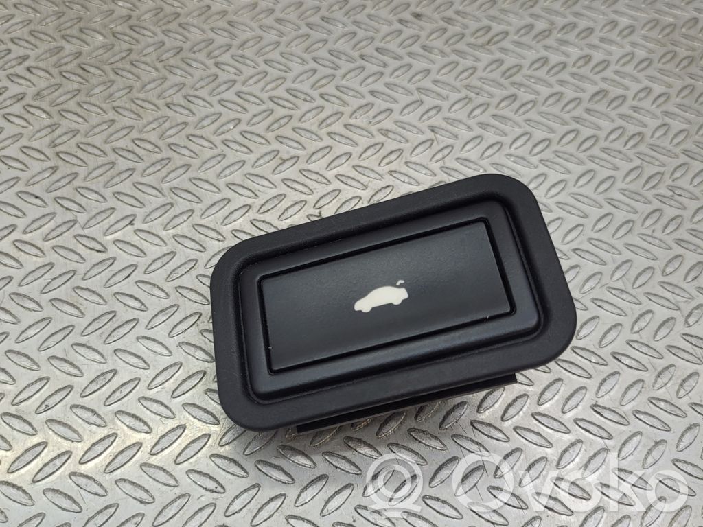 Audi A8 S8 D4 4H Tailgate/boot open switch button 