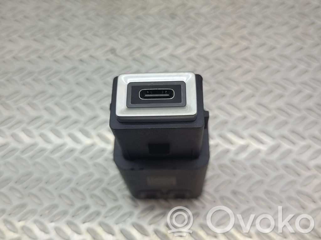 Peugeot 308 USB socket connector 