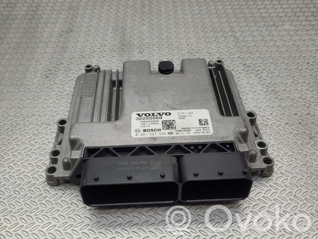 Volvo XC40 Engine control unit/module 