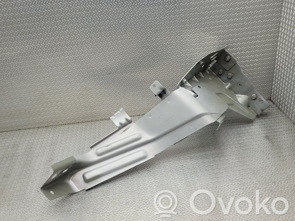 Volvo XC40 Headlight/headlamp mounting bracket 