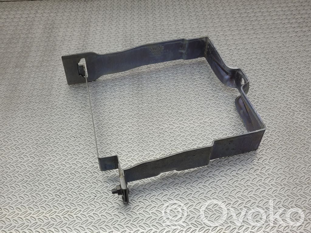 Volkswagen Golf VIII Battery bracket 