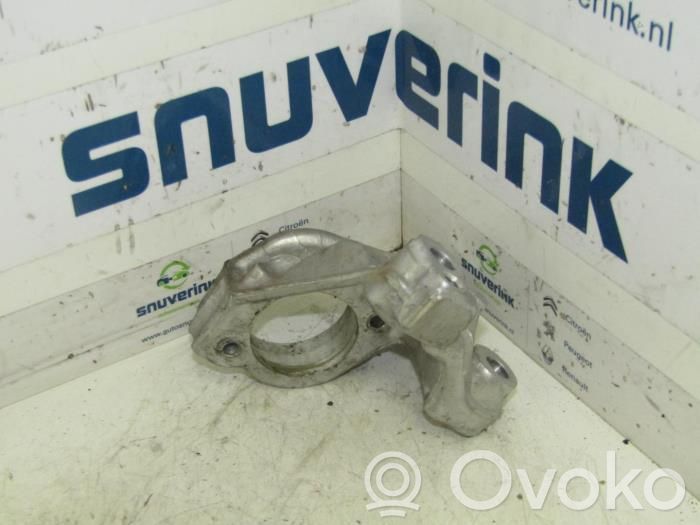 Engine mount bracket