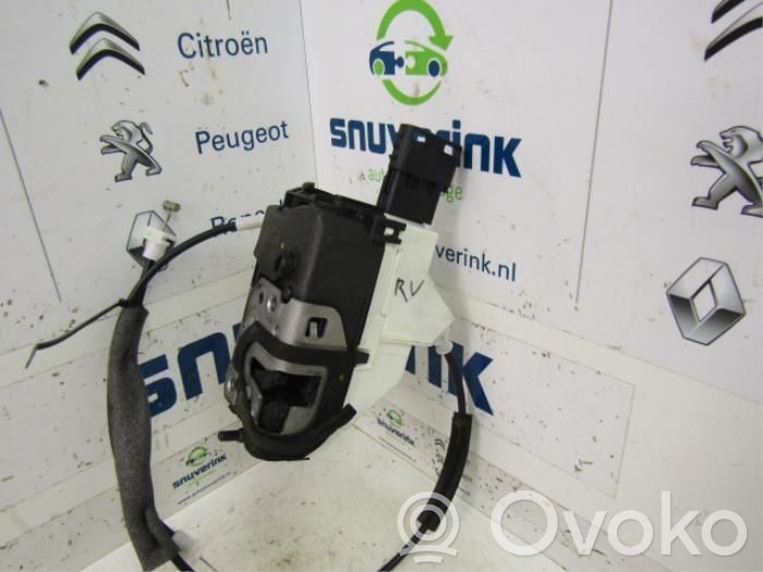 Priekšpusē slēdzene   9136EE,9800618180,9800618180