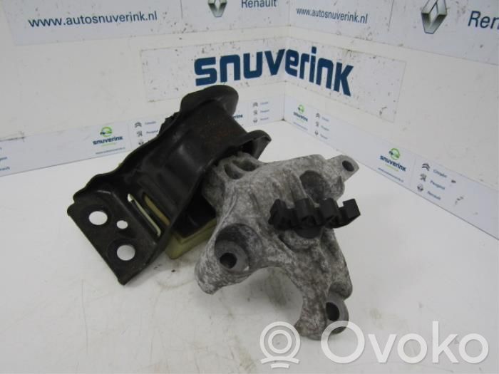 Renault Clio IV Engine mount bracket 