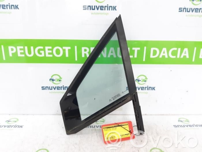 Citroen C4 I Front triangle window/glass 