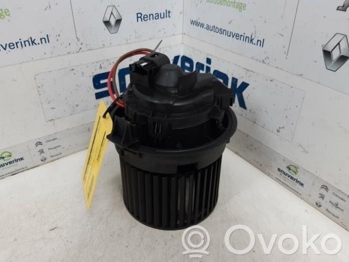 Renault Clio IV Lämmittimen puhallin 