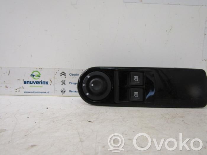 Renault Clio IV Electric window control switch 