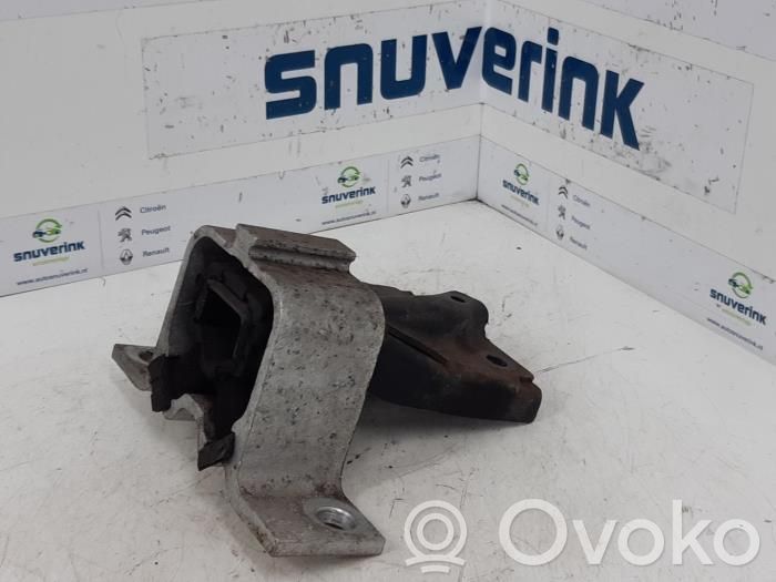 Dacia Logan I Engine mount bracket 