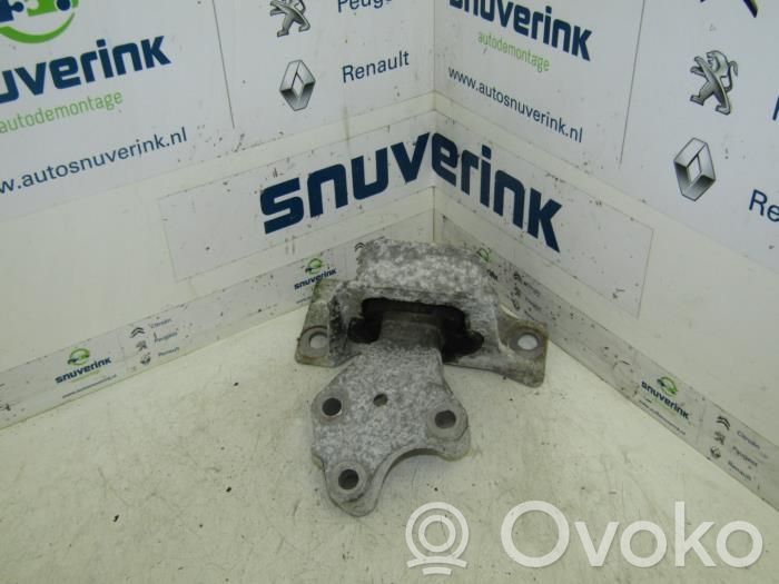 Renault Clio III Engine mount bracket 
