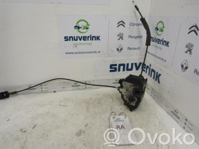 Renault Clio III Galinių durų spyna 