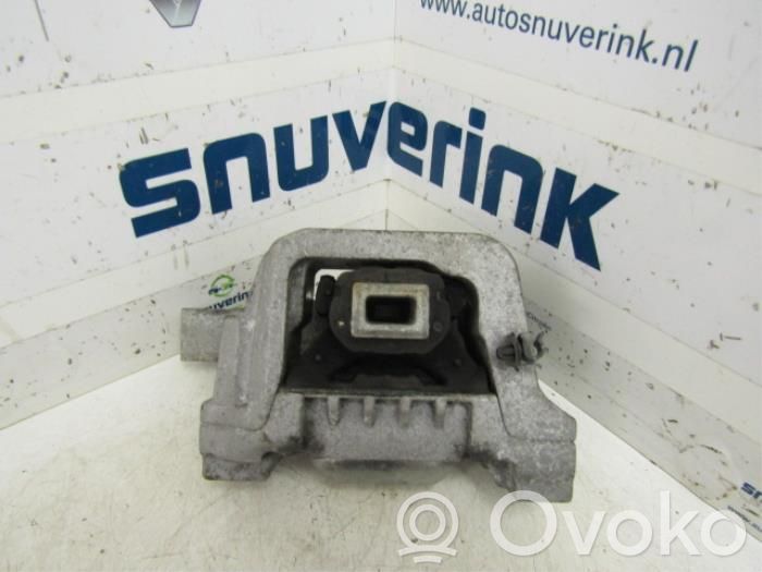 Peugeot 207 Engine mount bracket 