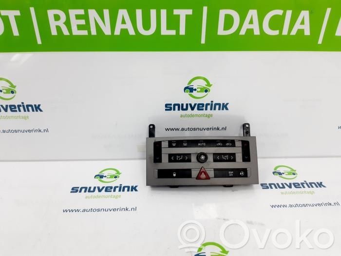 Peugeot 407 Climate control unit 