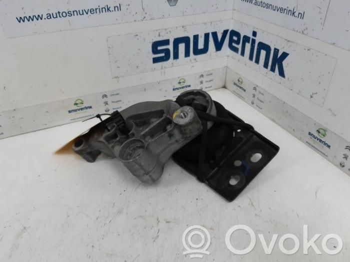 Renault Laguna III Moottorin kiinnikekorvake 